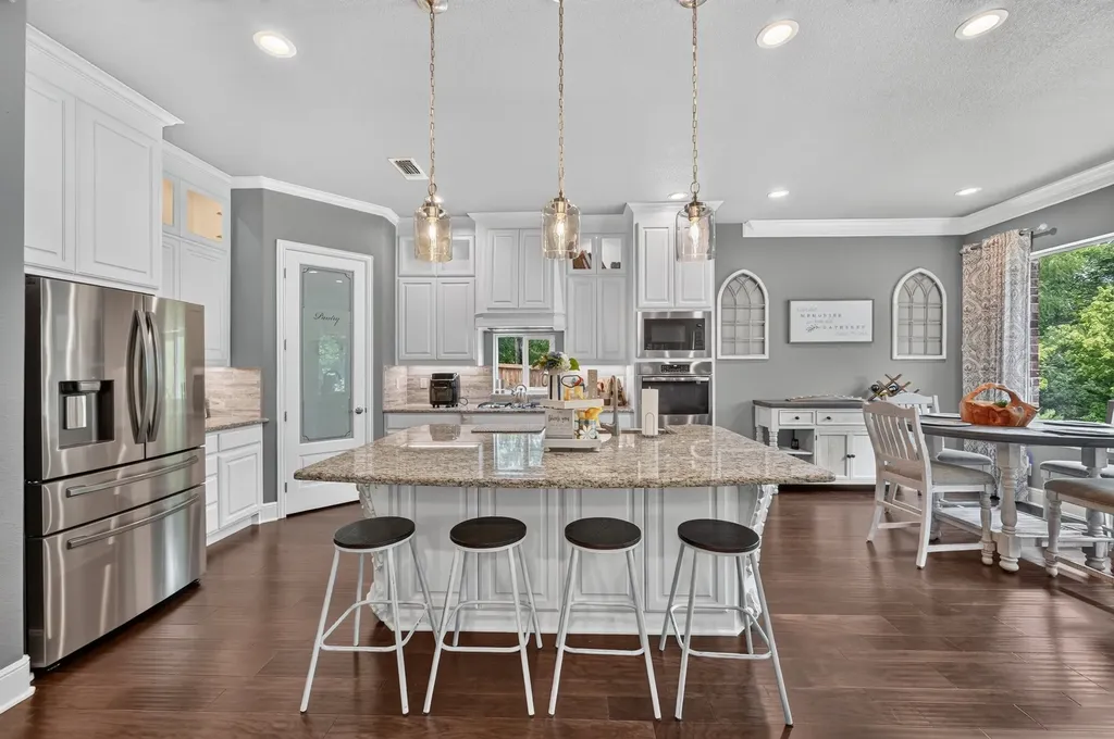 308 Familia Court Azle TX 76020