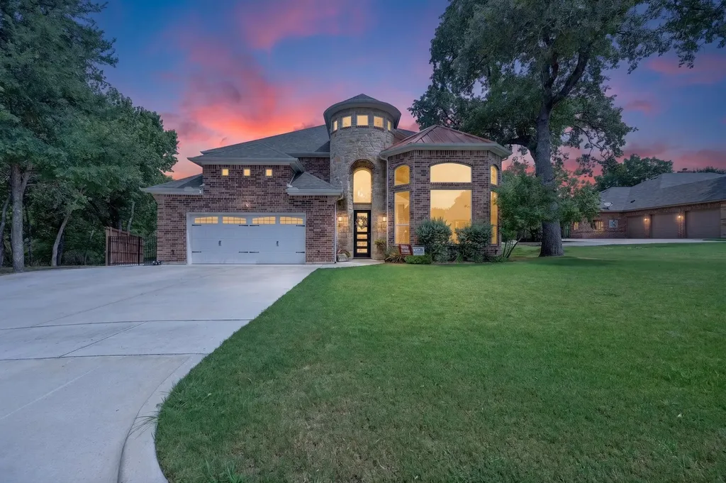 308 Familia Court Azle TX 76020