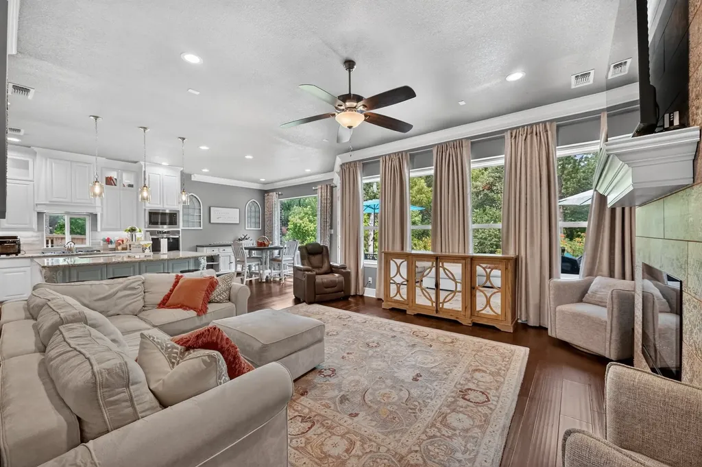 308 Familia Court Azle TX 76020