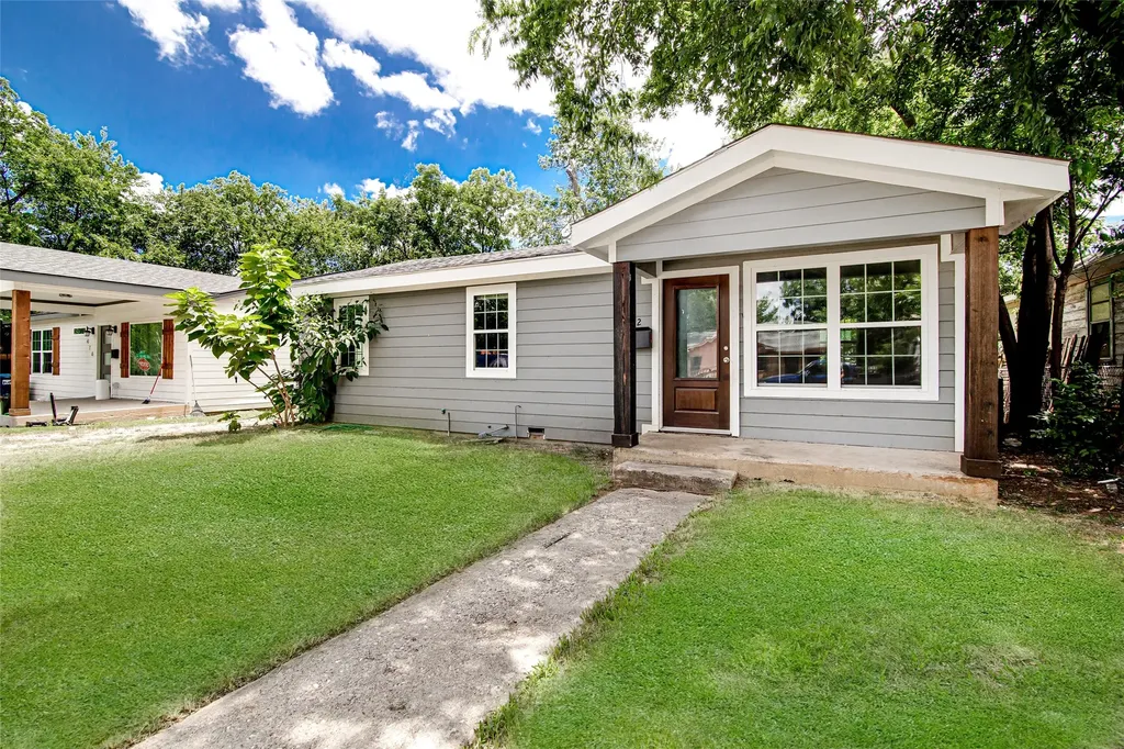 412 E Fogg Street Fort Worth TX 76110