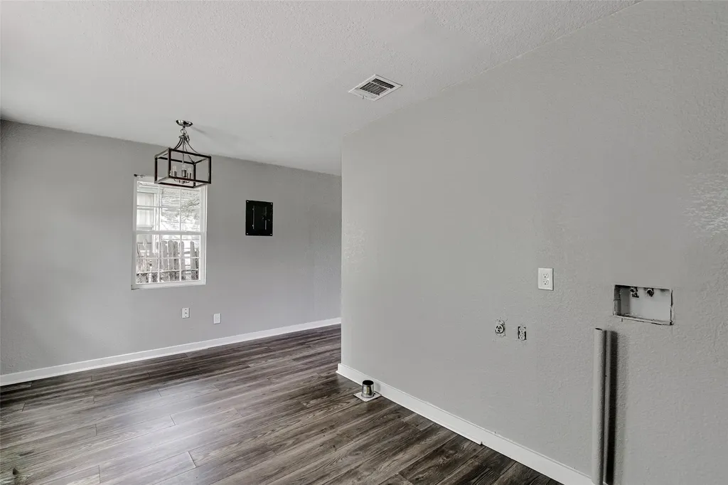 412 E Fogg Street Fort Worth TX 76110