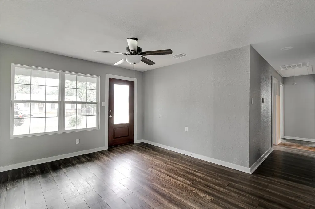 412 E Fogg Street Fort Worth TX 76110