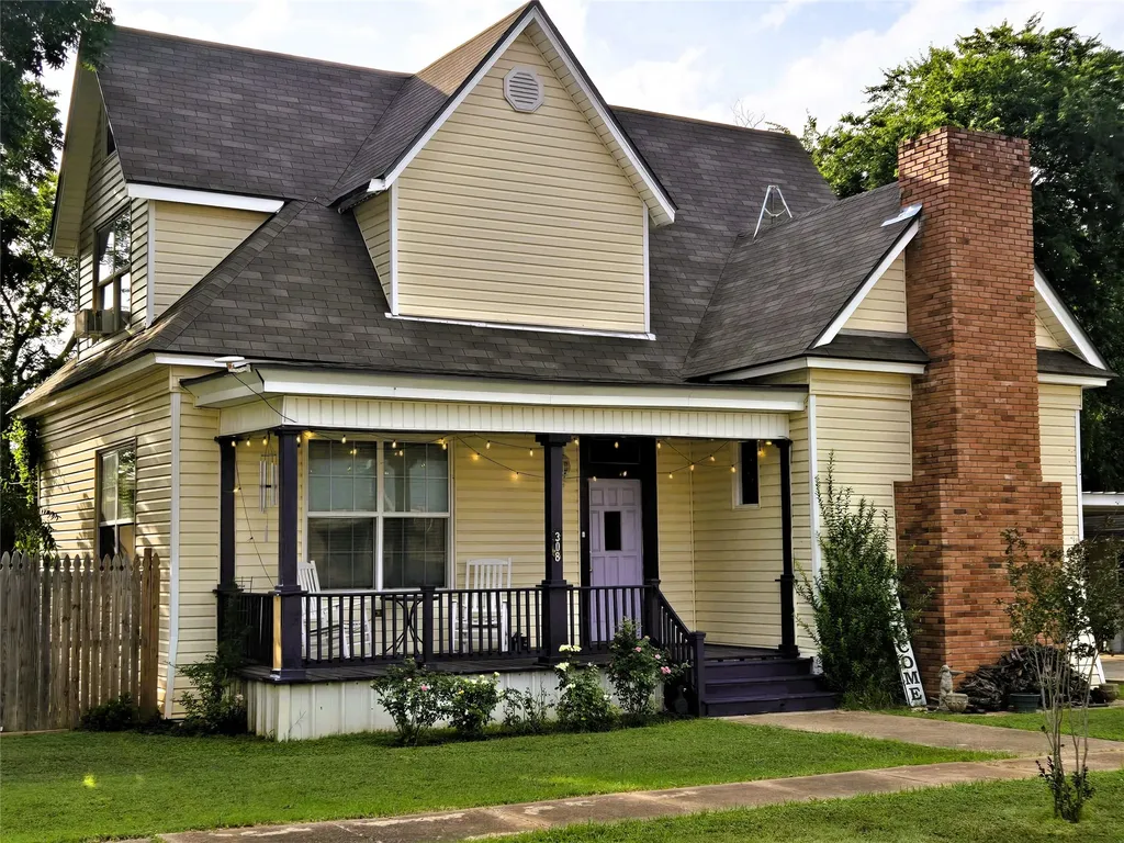 308 N San Jacinto Street Whitney TX 76692