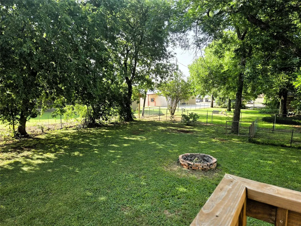 308 N San Jacinto Street Whitney TX 76692