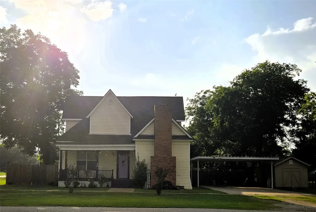308 N San Jacinto Street Whitney TX 76692