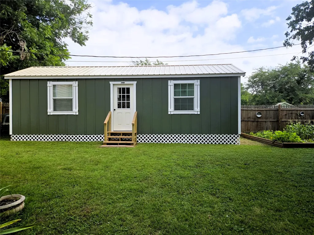 308 N San Jacinto Street Whitney TX 76692