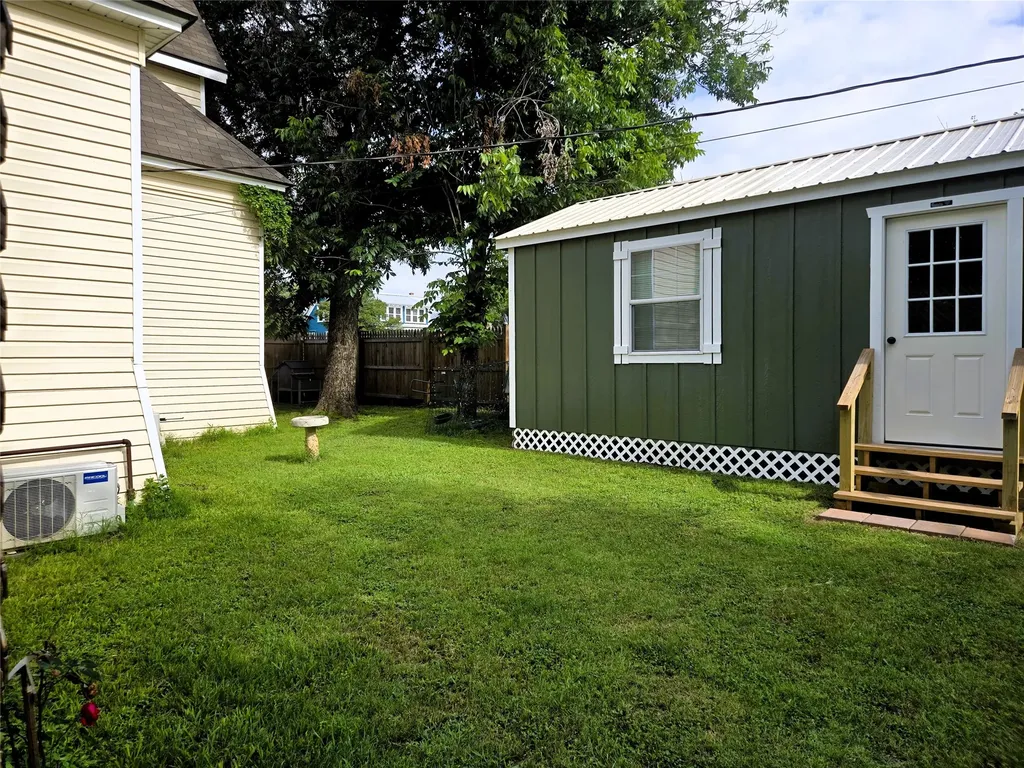 308 N San Jacinto Street Whitney TX 76692
