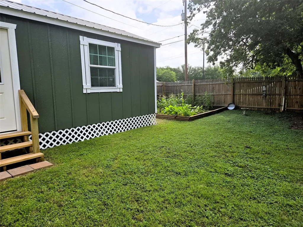 308 N San Jacinto Street Whitney TX 76692
