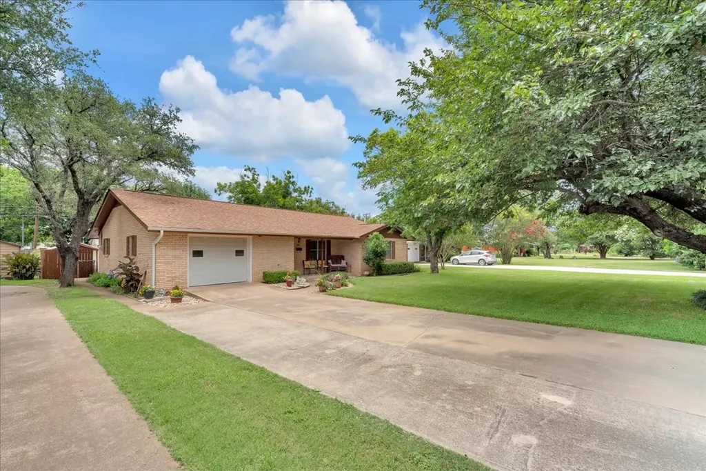 419 S Williams Street Hamilton TX 76531