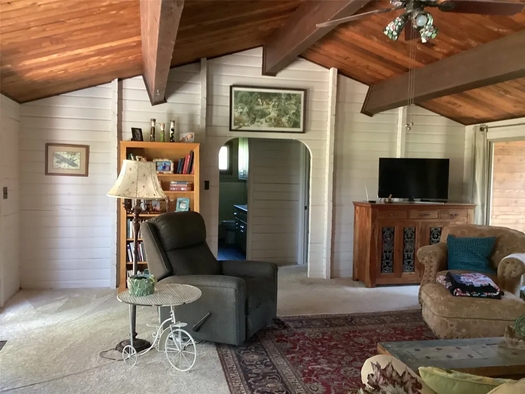 914 Kiowa Drive W Lake Kiowa TX 76240