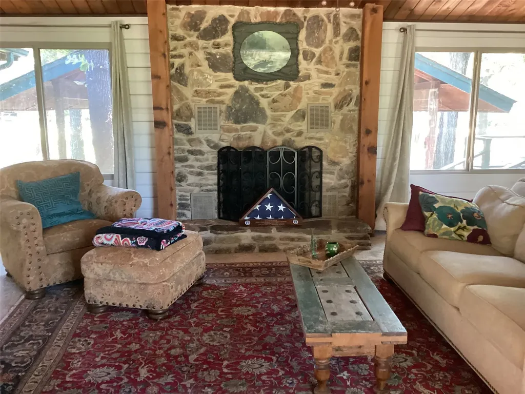 914 Kiowa Drive W Lake Kiowa TX 76240