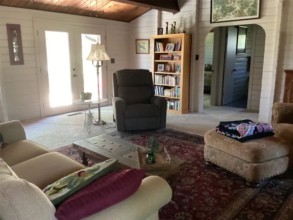 914 Kiowa Drive W Lake Kiowa TX 76240