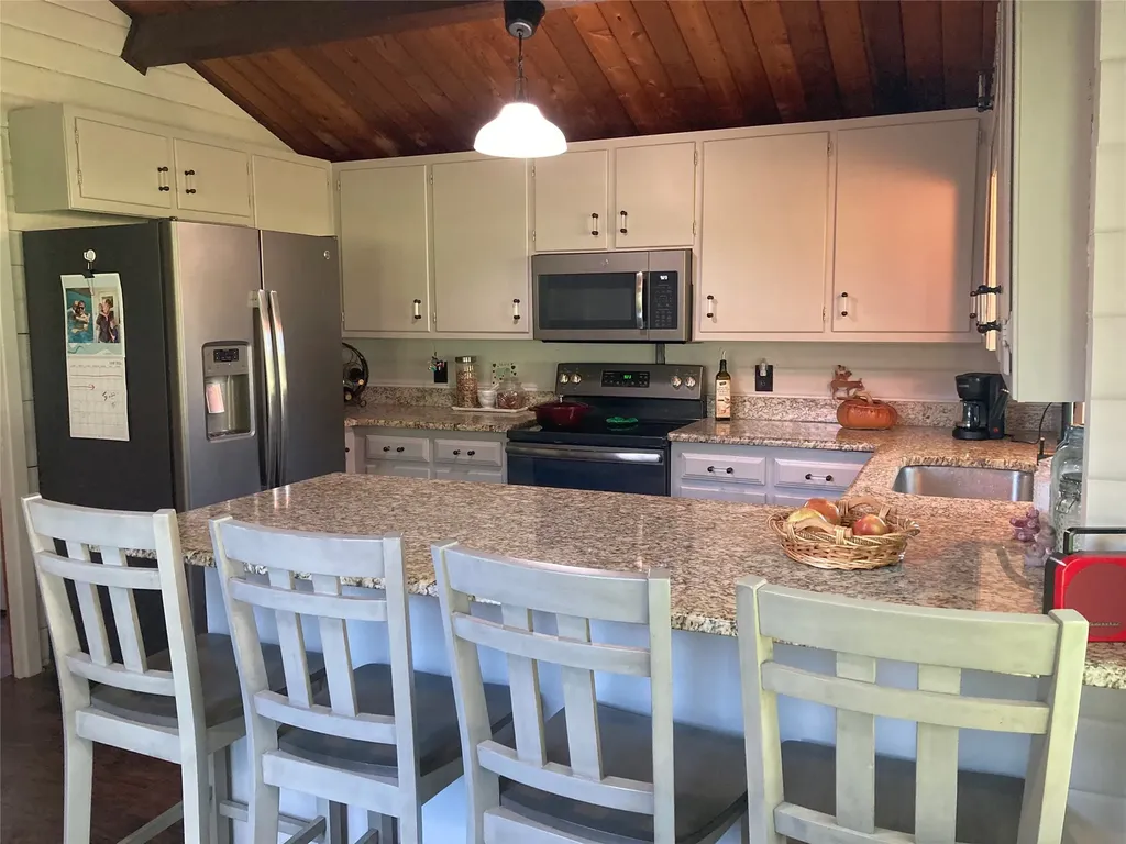 914 Kiowa Drive W Lake Kiowa TX 76240