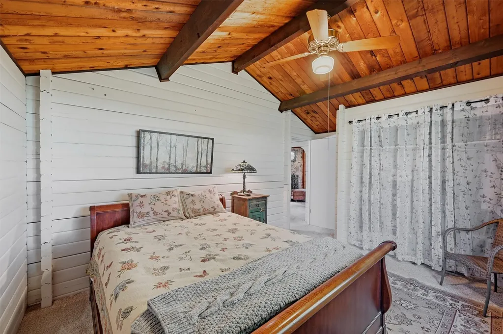 914 Kiowa Drive W Lake Kiowa TX 76240