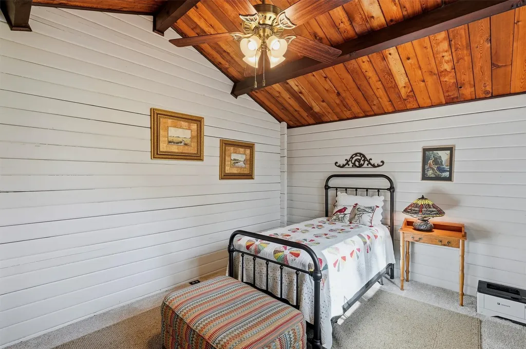 914 Kiowa Drive W Lake Kiowa TX 76240