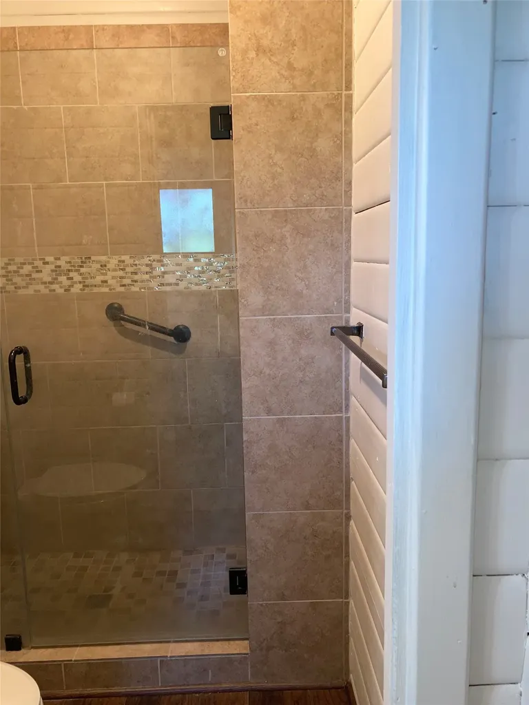 914 Kiowa Drive W Lake Kiowa TX 76240
