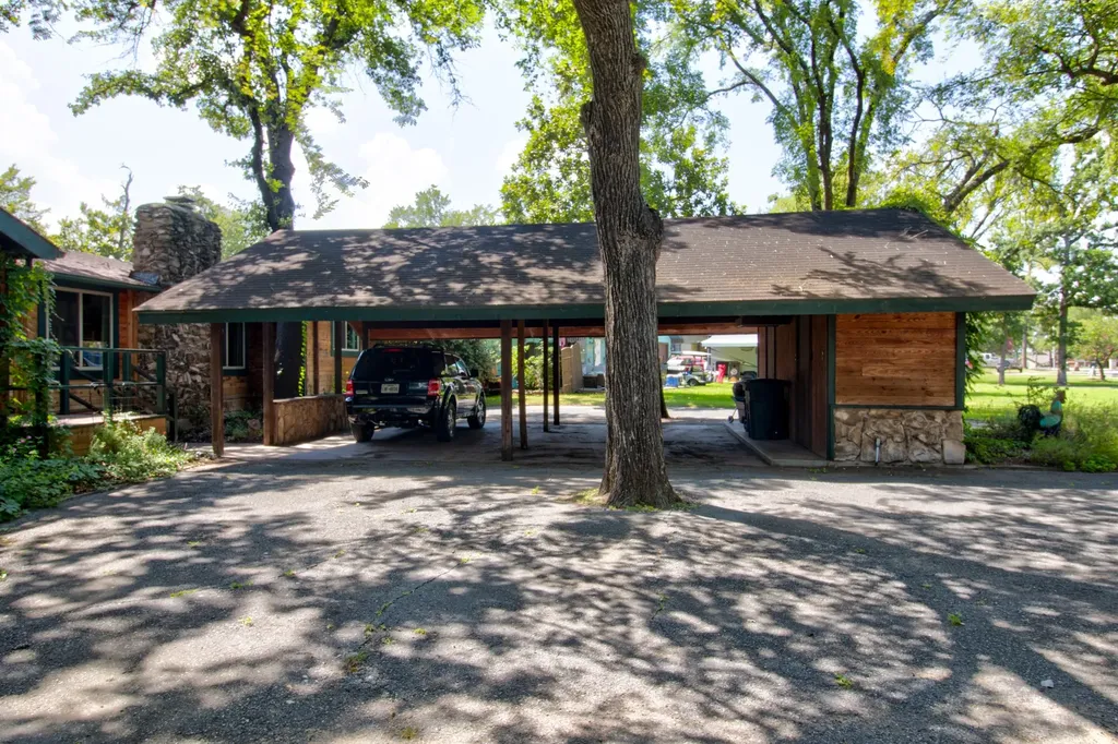 914 Kiowa Drive W Lake Kiowa TX 76240