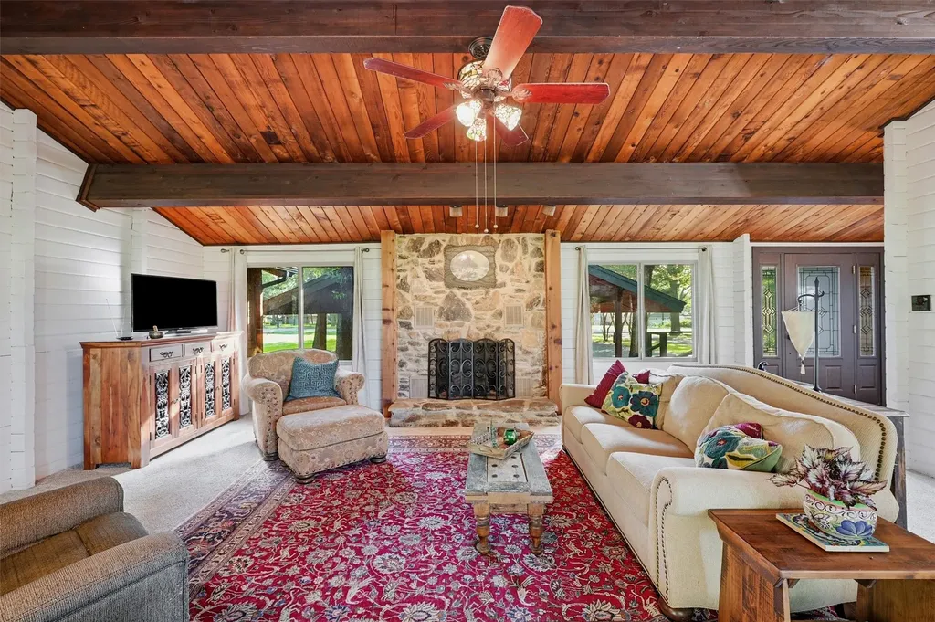 914 Kiowa Drive W Lake Kiowa TX 76240