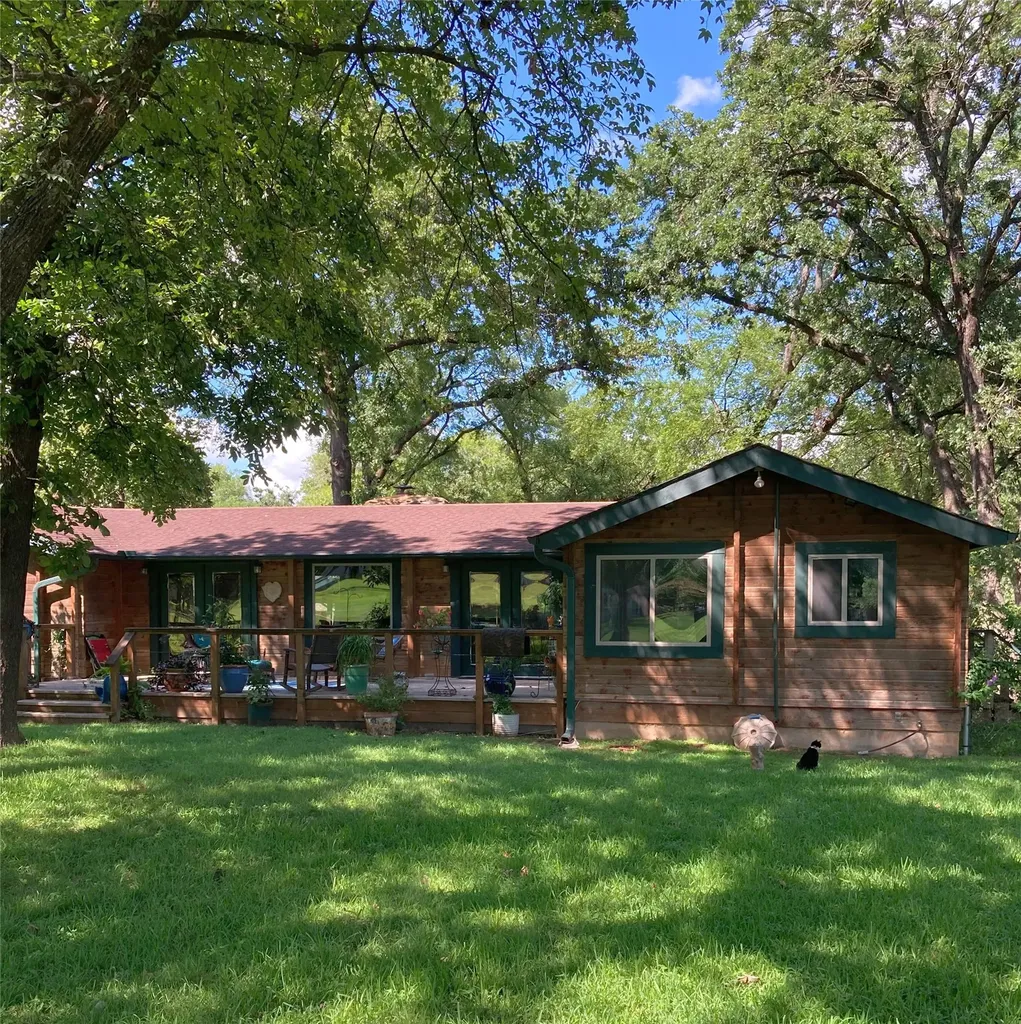 914 Kiowa Drive W Lake Kiowa TX 76240