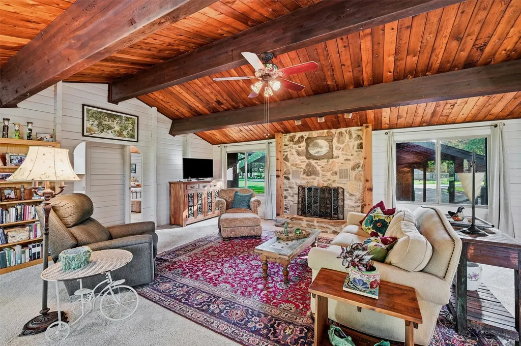 914 Kiowa Drive W Lake Kiowa TX 76240