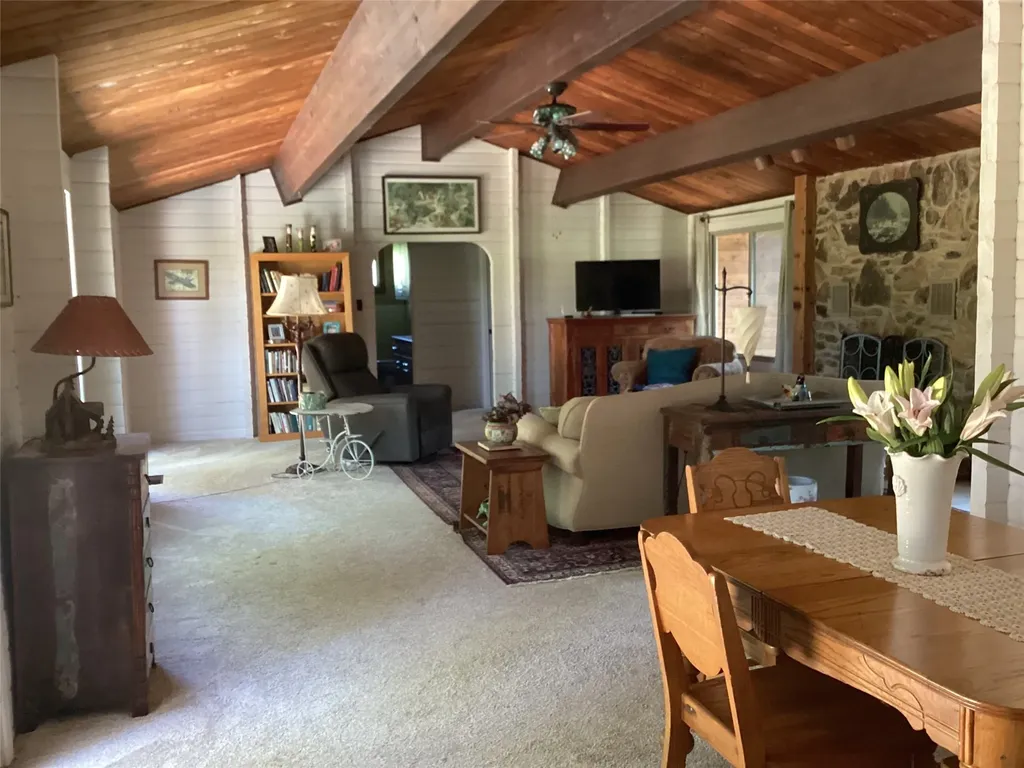 914 Kiowa Drive W Lake Kiowa TX 76240