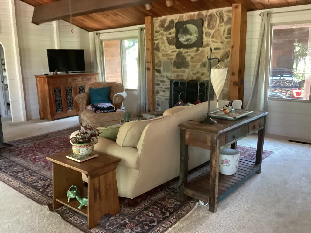 914 Kiowa Drive W Lake Kiowa TX 76240