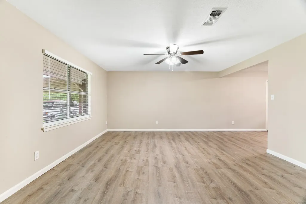2235 Pine Bluff Street Paris TX 75460