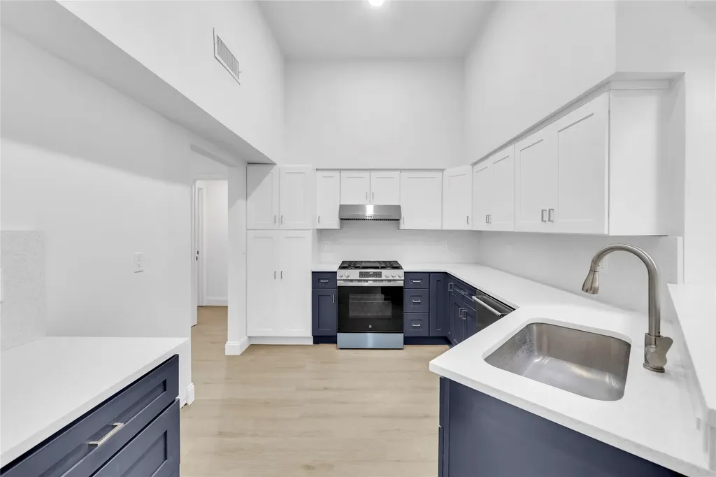 13826 Wooded Creek Court Farmers Branch TX 75244