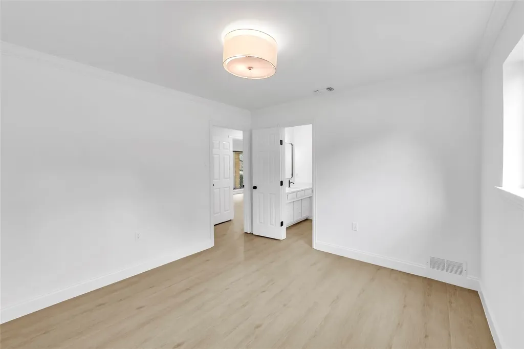 13826 Wooded Creek Court Farmers Branch TX 75244