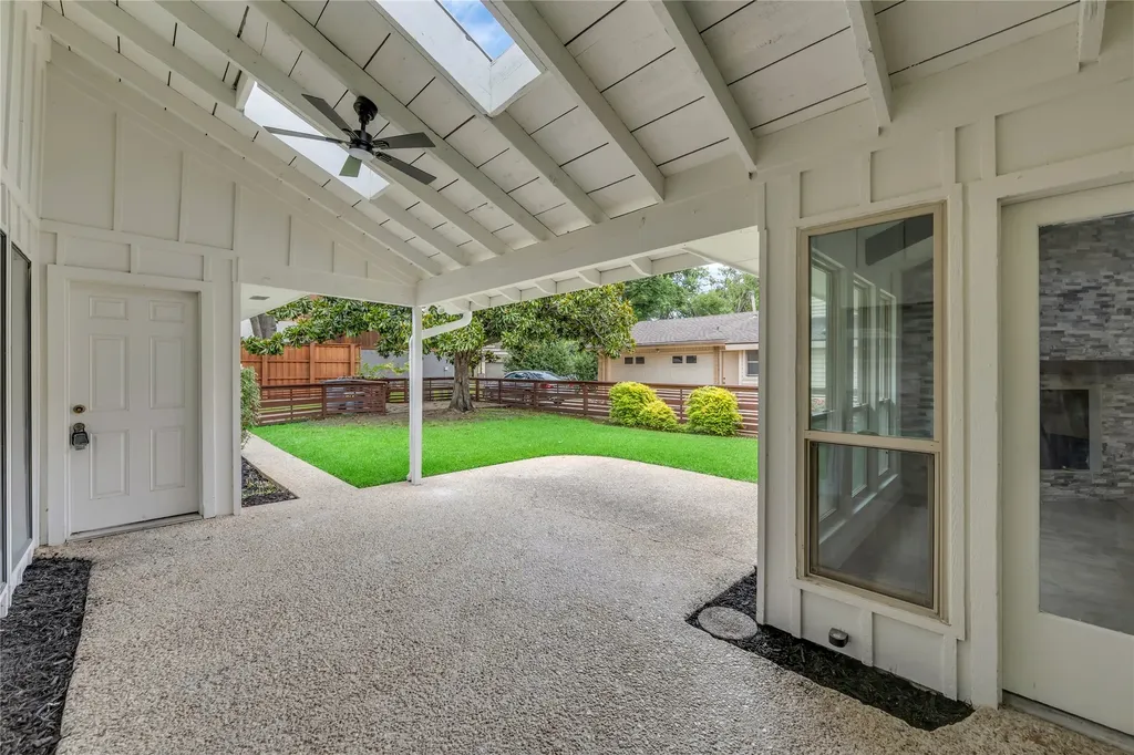 13826 Wooded Creek Court Farmers Branch TX 75244