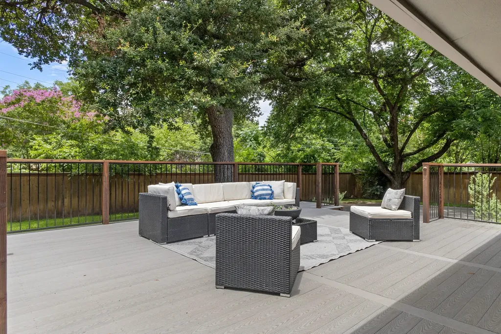 3620 Pallos Verdas Drive Dallas TX 75229