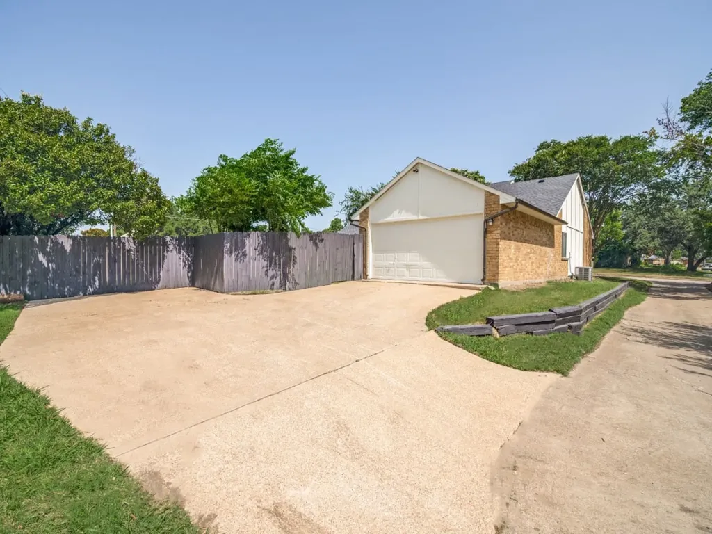 2036 Apple Valley Road Plano TX 75023