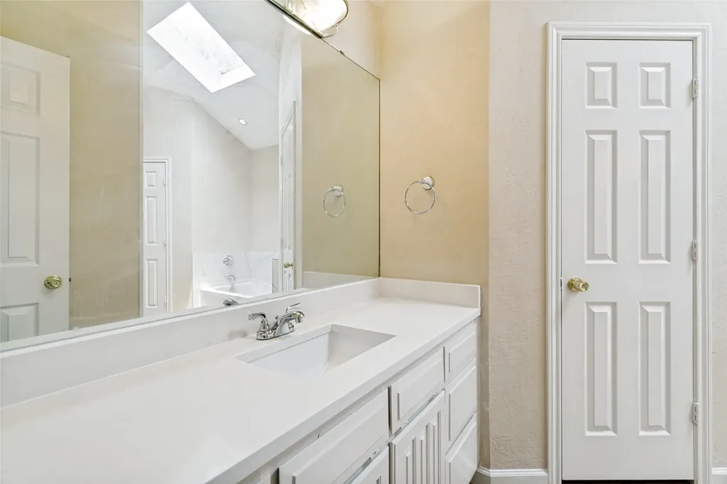 7604 Blossom Drive Fort Worth TX 76133