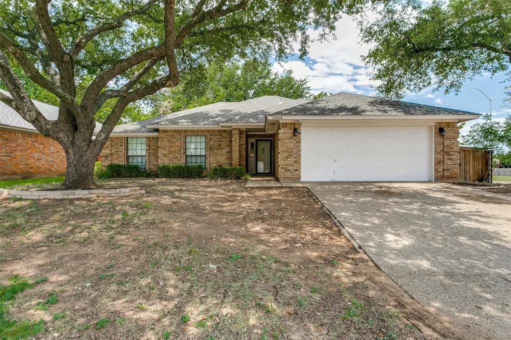 7604 Blossom Drive Fort Worth TX 76133