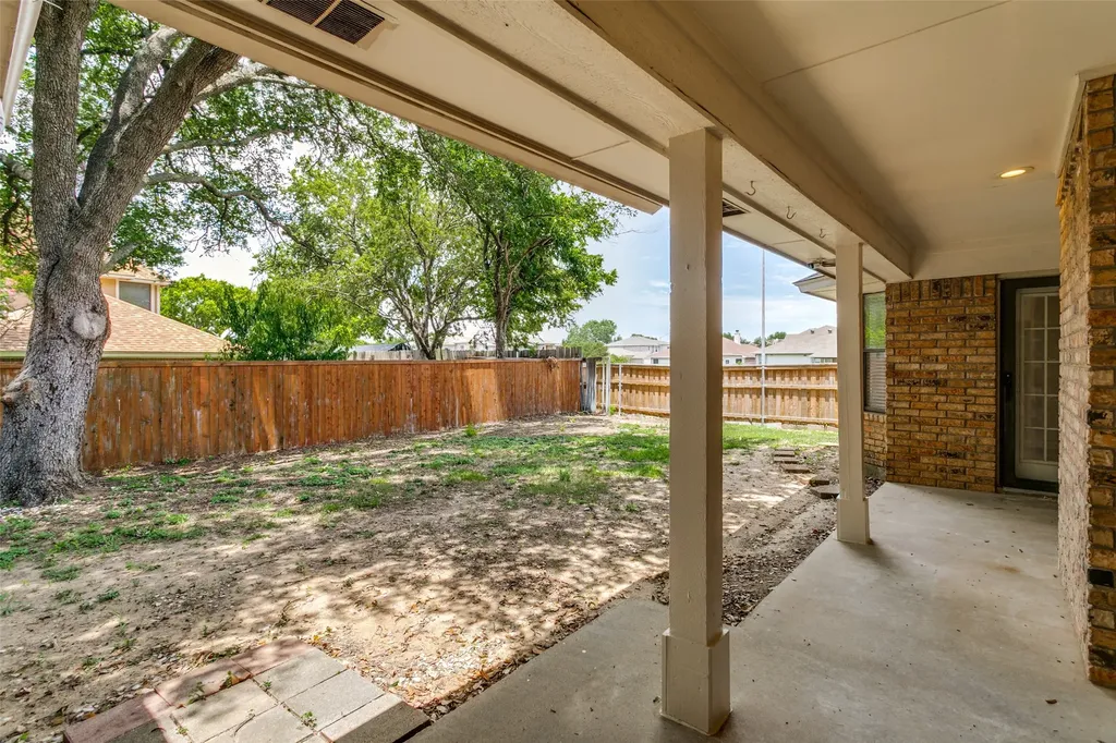 7604 Blossom Drive Fort Worth TX 76133