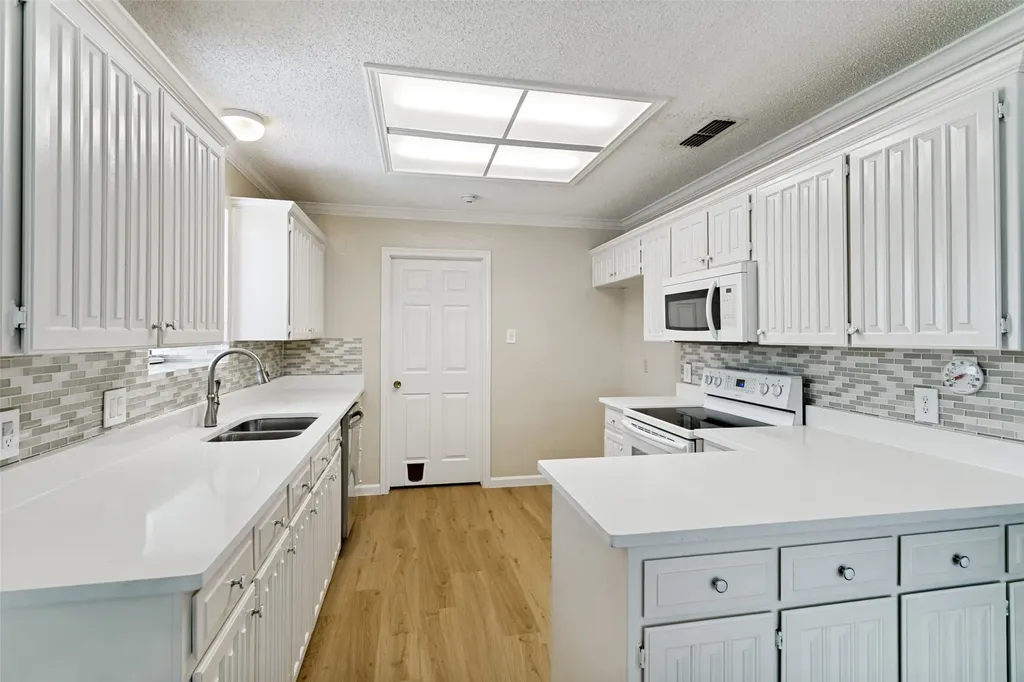 7604 Blossom Drive Fort Worth TX 76133
