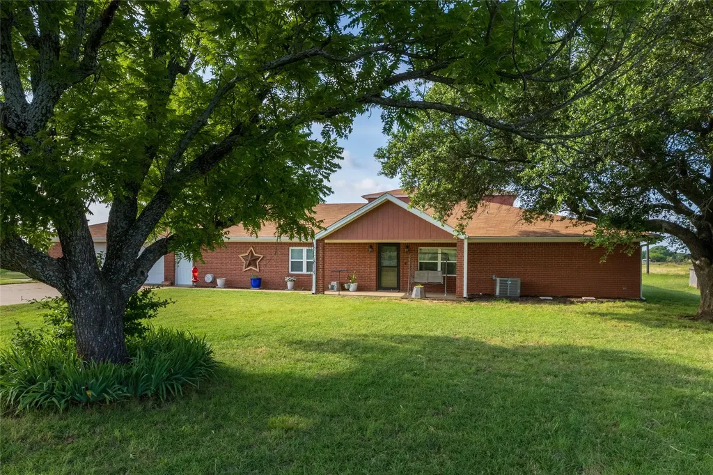 448 County Road 4287 Decatur TX 76234
