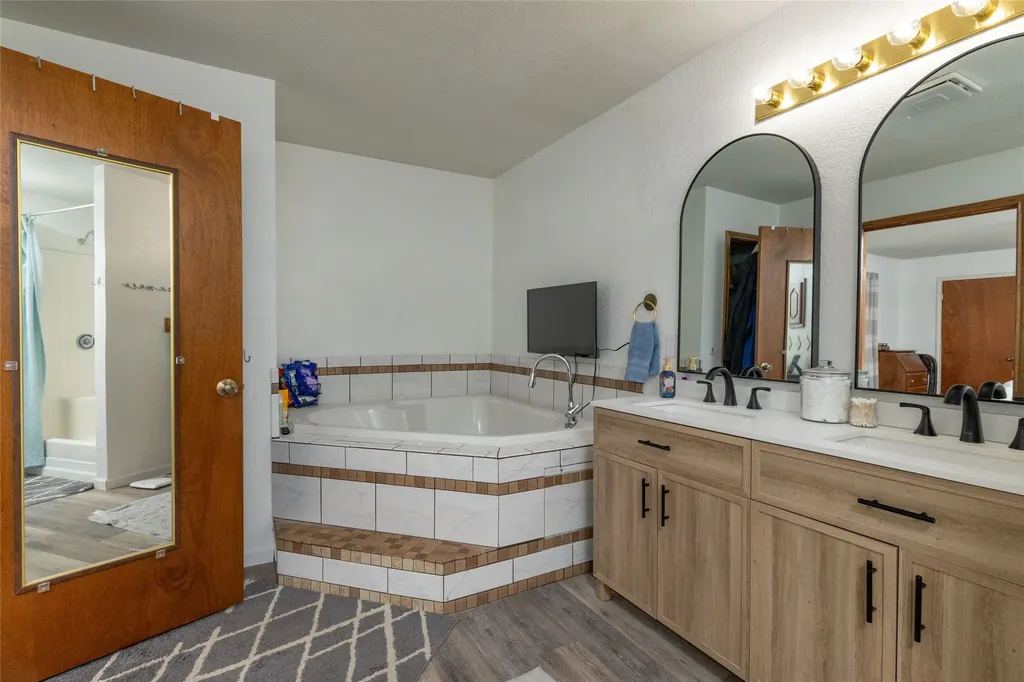448 County Road 4287 Decatur TX 76234
