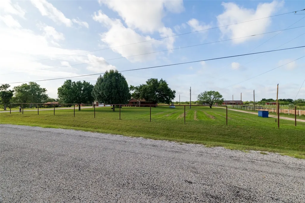 448 County Road 4287 Decatur TX 76234