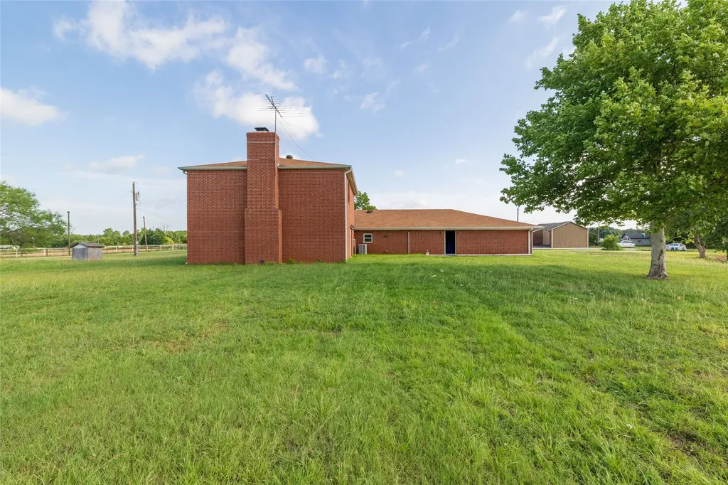448 County Road 4287 Decatur TX 76234