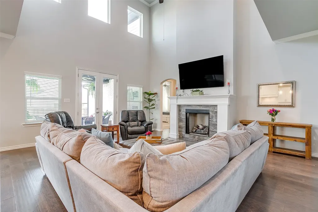 855 Highlands Avenue Aledo TX 76008