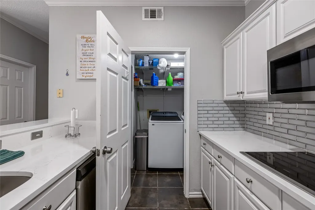 6011 Barrington Court Dallas TX 75252
