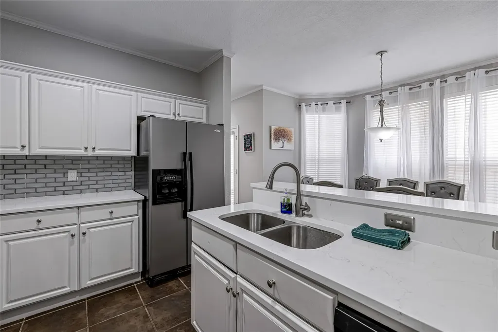6011 Barrington Court Dallas TX 75252