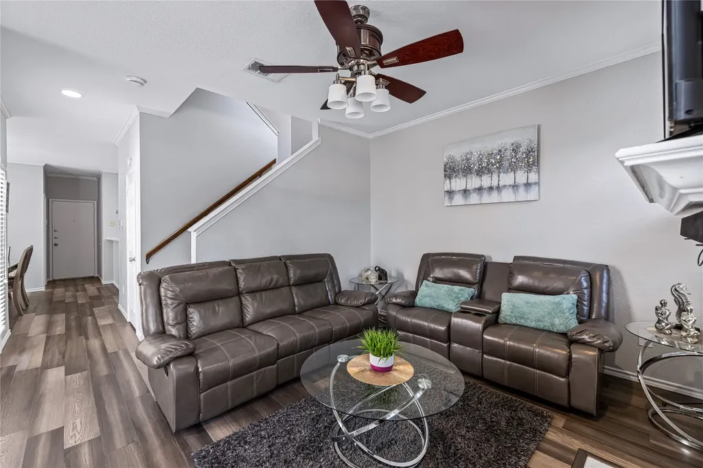 6011 Barrington Court Dallas TX 75252