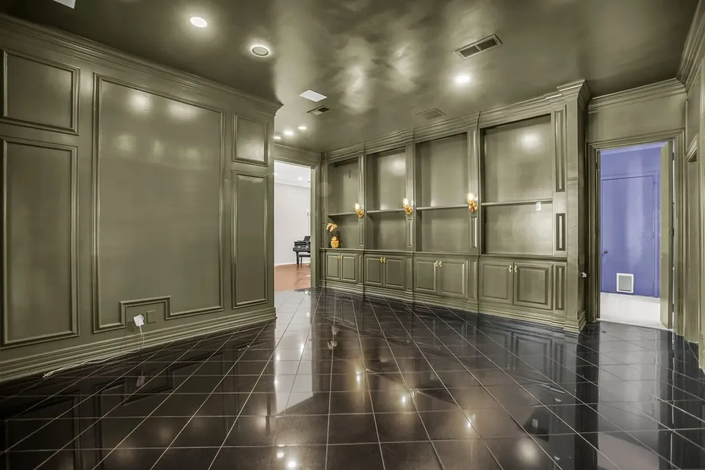 3802 S Versailles Avenue Dallas TX 75209