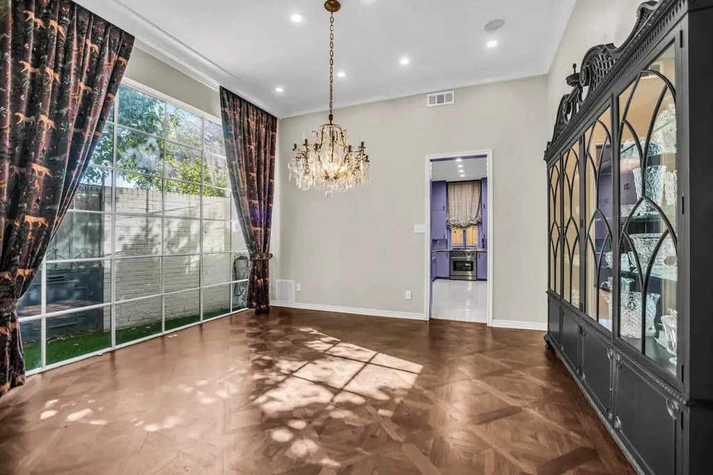 3802 S Versailles Avenue Dallas TX 75209