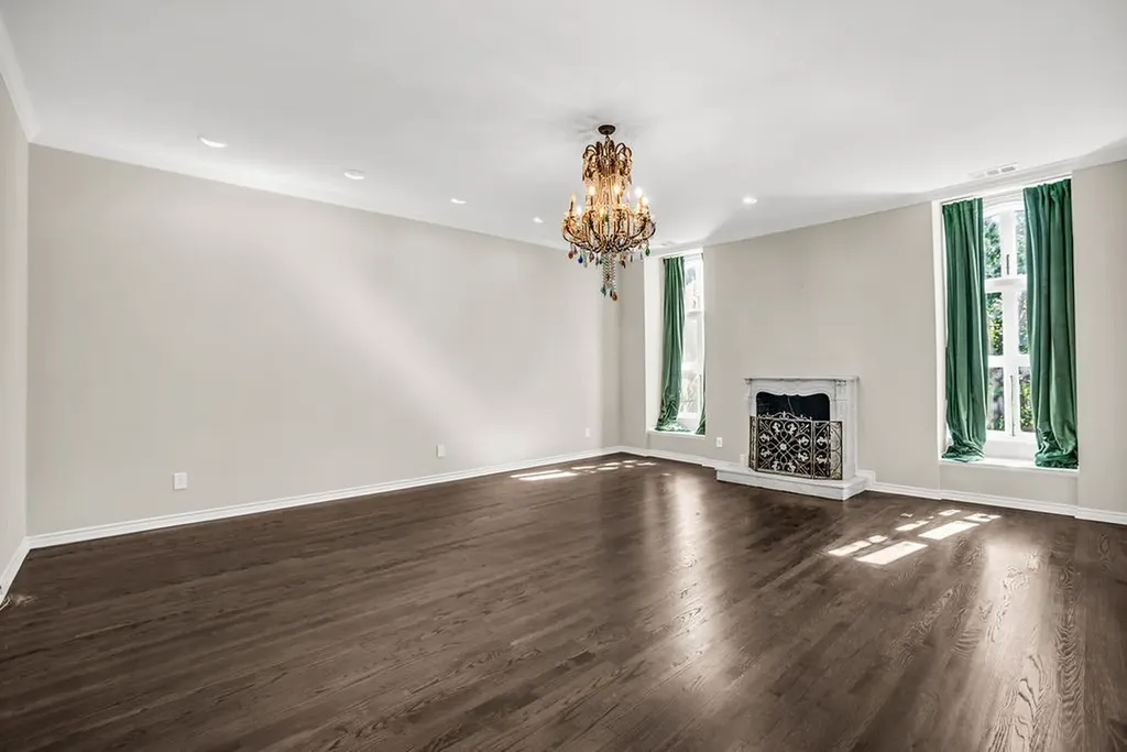 3802 S Versailles Avenue Dallas TX 75209