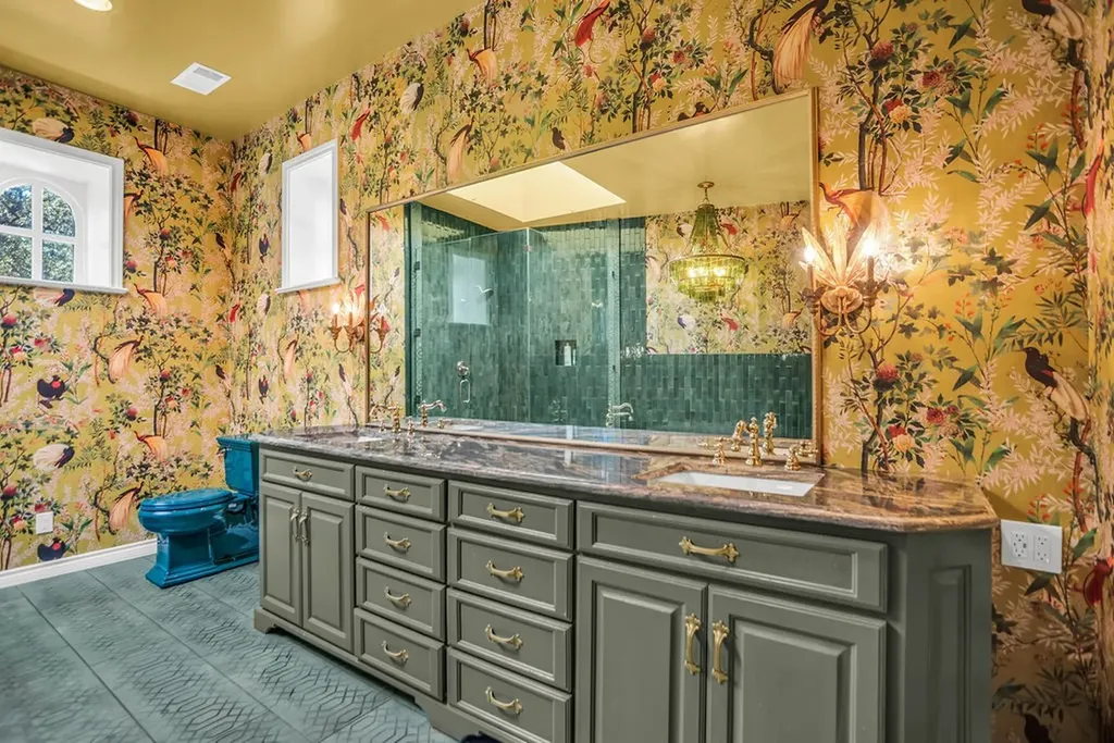 3802 S Versailles Avenue Dallas TX 75209