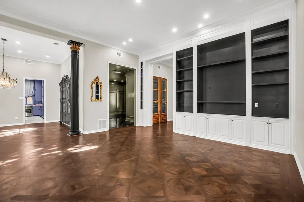 3802 S Versailles Avenue Dallas TX 75209