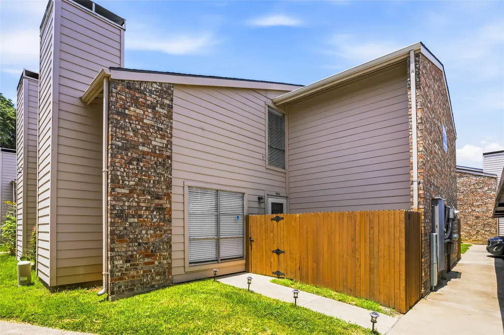 5540 Boca Raton Boulevard Fort Worth TX 76112